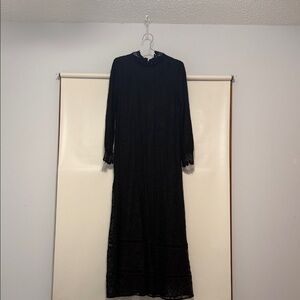 Black Lace Long Sleeve Maxi Dress